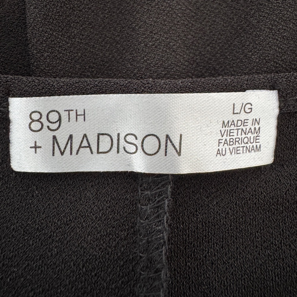 💃 89th & Madison Black Grommet Detail Top, Size Large - Picture 5 of 8